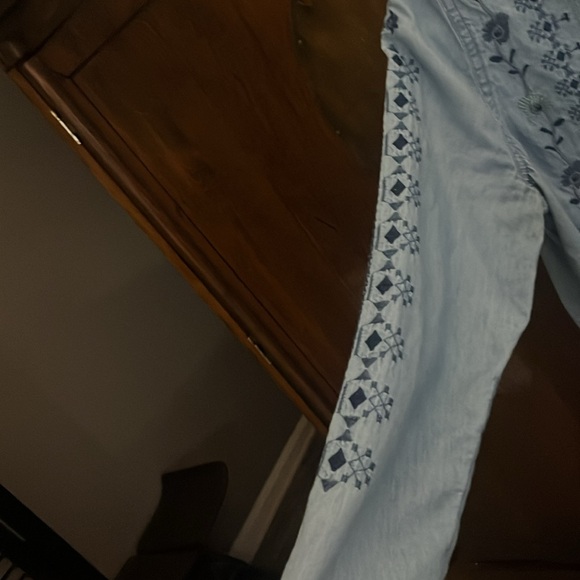 J.Jill denim floral button down - Picture 4 of 7